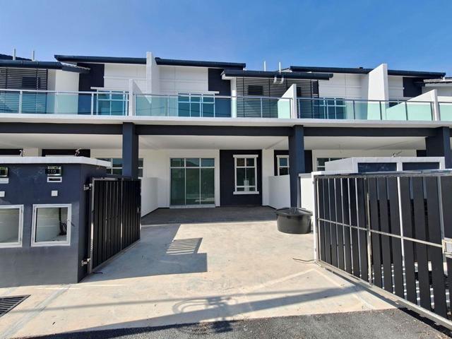 Terraced House for sale in Tangkak, Bukit Gambir