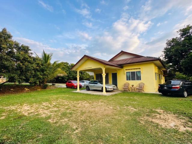 Bungalow for sale in Malaka