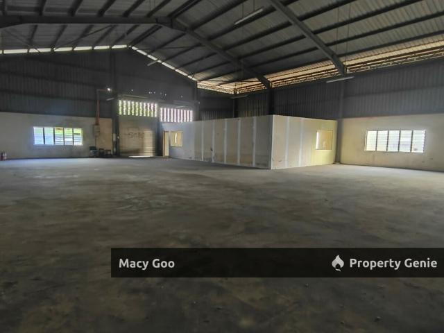 Warehouse for sale in Malaka