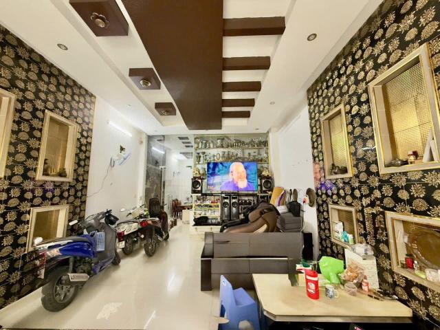 Nhà mặt phố bán