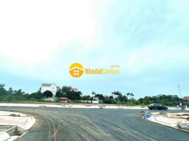 Nhà mặt phố bán