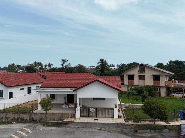Bungalow for sale in Kuantan, Pahang