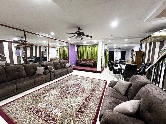 Terraced House for sale in Malaka