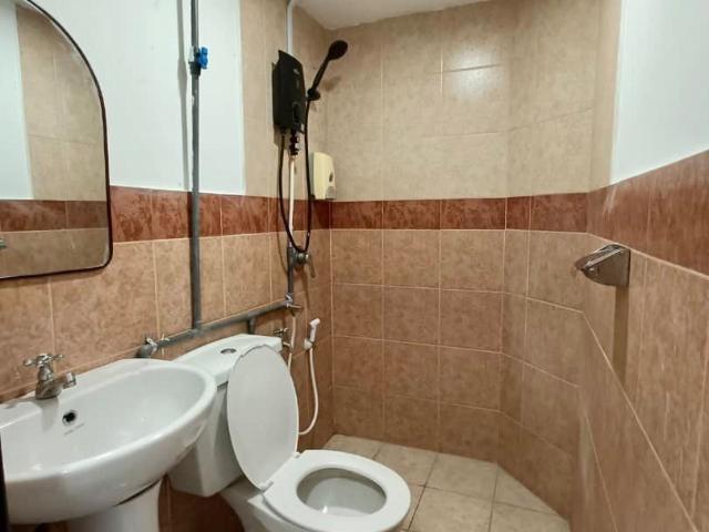 Room for rent in Petaling, Alam Impian