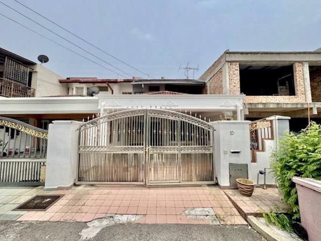 Terraced House for sale in Country Heights Damansara, Kuala Lumpur