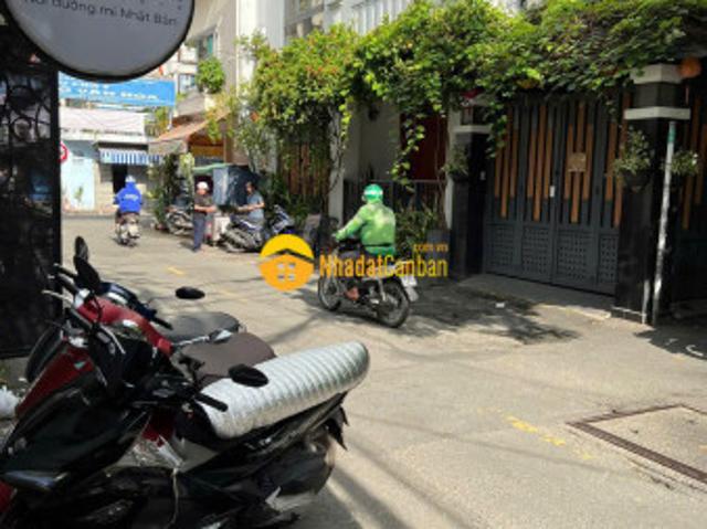 Nhà mặt phố bán