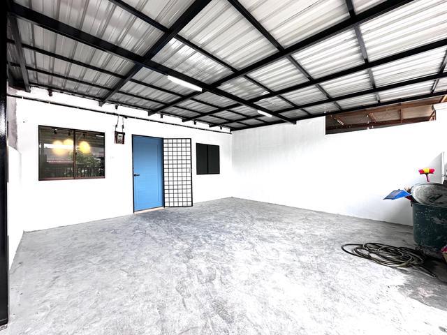 Terraced House for sale in Malaka