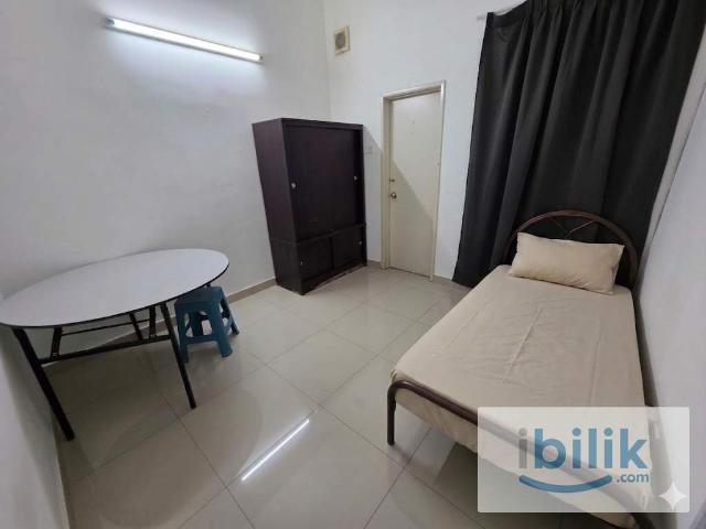 Room for rent in Petaling, Alam Impian