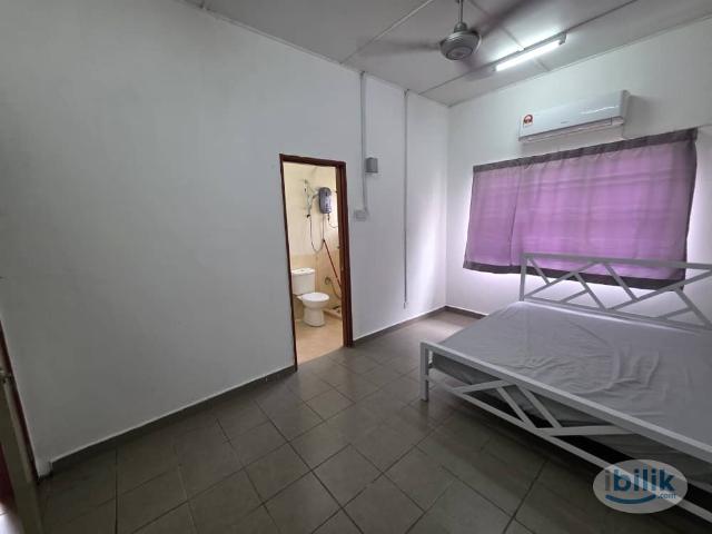 Room for rent in Petaling, Alam Impian