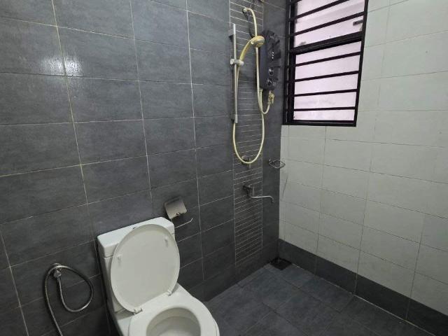 Room for rent in Petaling, Alam Impian