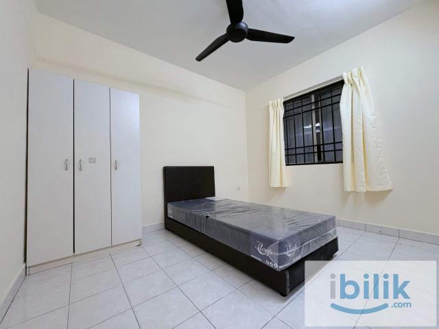 Room for rent in Petaling, Damansara Damai