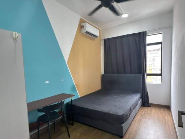 Room for rent in Petaling, Alam Impian