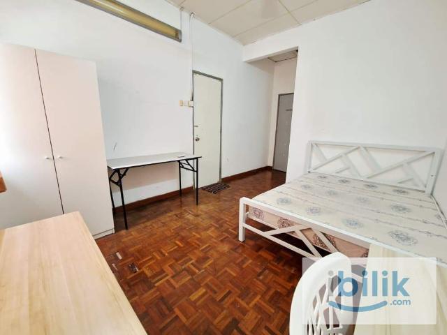 Room for rent in PJU 6, Petaling Jaya