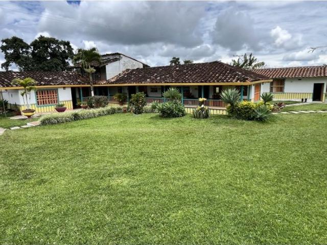 Hotel con encanto de 76800 m2 en venta Alcalá, Colombia