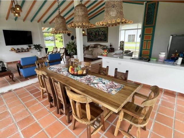 Hotel con encanto de 76800 m2 en venta Alcalá, Colombia