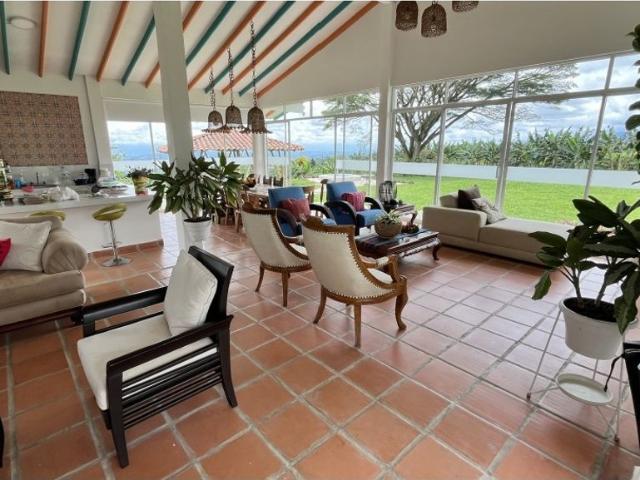 Hotel con encanto de 76800 m2 en venta Alcalá, Colombia
