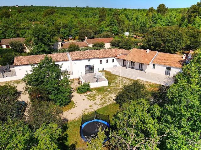 Local Commercial vente à Brignoles, Régusse