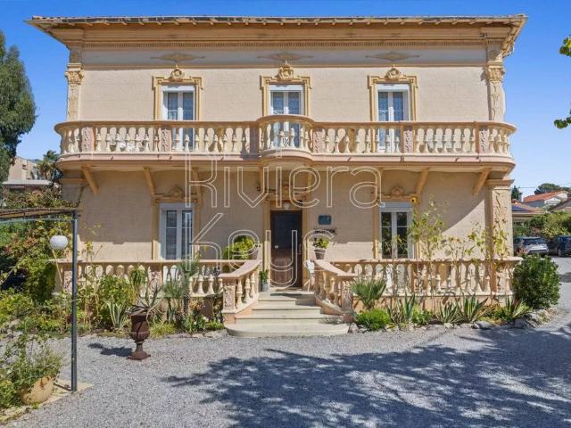 Local Commercial vente à Arrondissement de Draguignan, Saint-raphaël