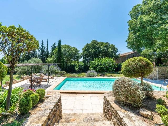 Maison location à Nîmes, Montaren-et-saint-médiers