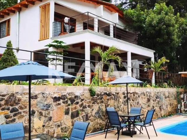 Edificio en venta en Valle De Bravo, Estado de México