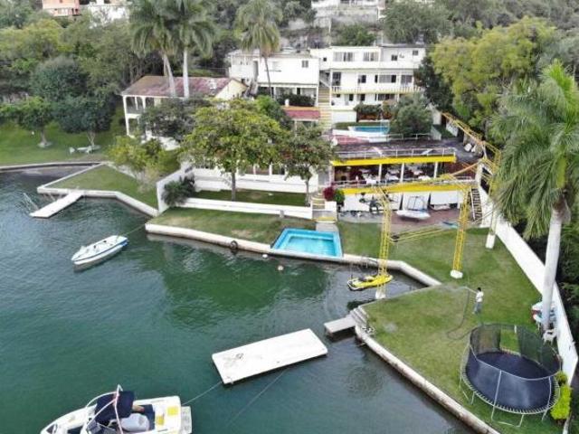 Hotel en Venta en Tequesquitengo