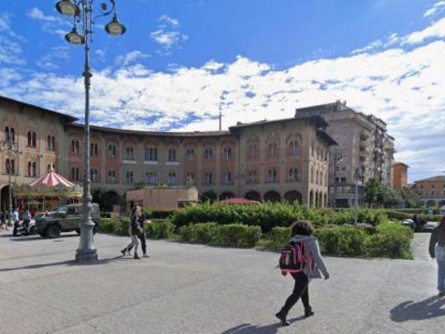 Locale Commerciale in vendita a Porta a Piagge, Pisa