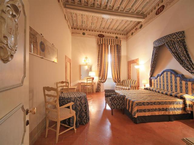 Locale Commerciale in vendita a Trevi, Umbria