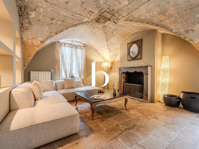 Local Commercial vente à Nîmes, Uzès