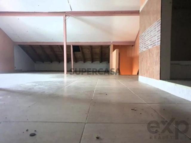 Armazém venda em Pederneira, Leiria