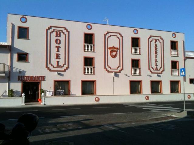 Locale Commerciale in affitto a Campania