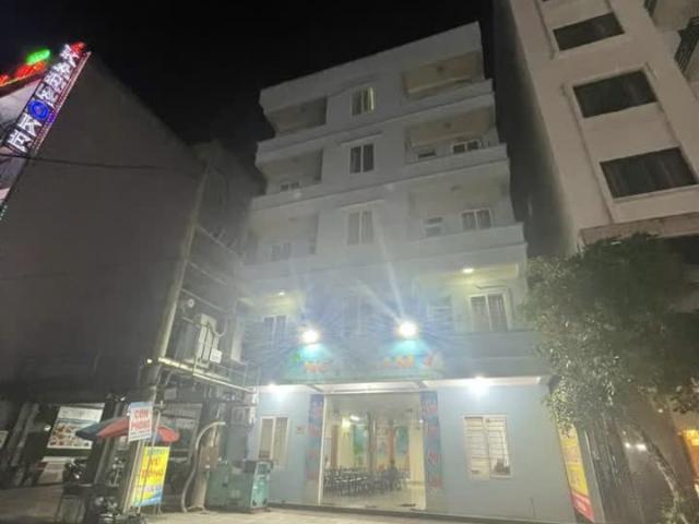 Nhà mặt phố bán