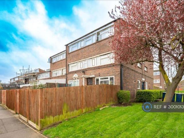 Apartment for rent in London Borough of Ealing, Greenford