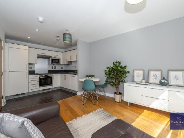Apartment for rent in Kennington, Greater London