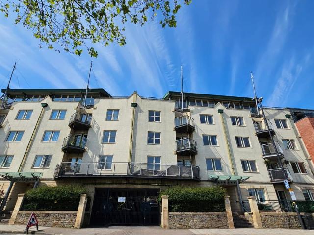Apartment for rent in Spike Island, Feckenham