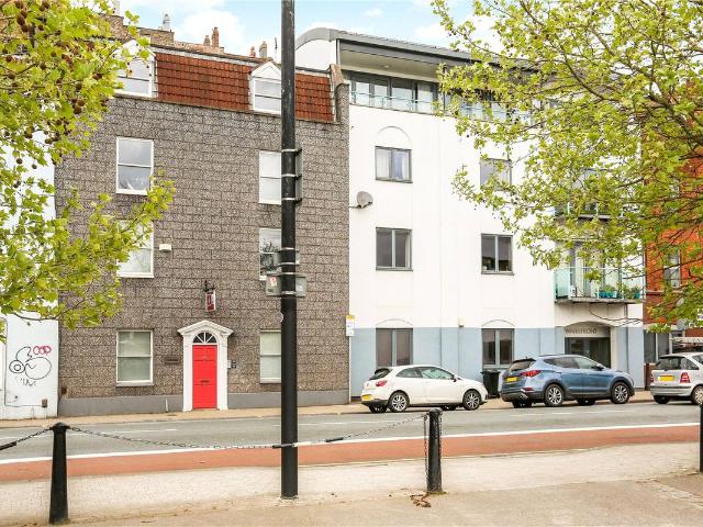 Apartment for rent in Spike Island, Feckenham