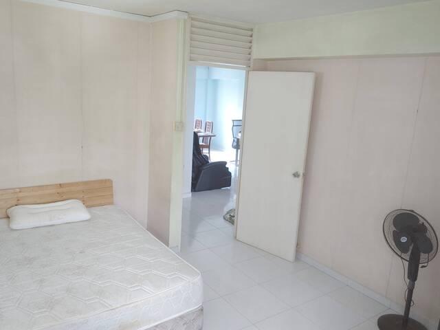 Room for rent in Hougang