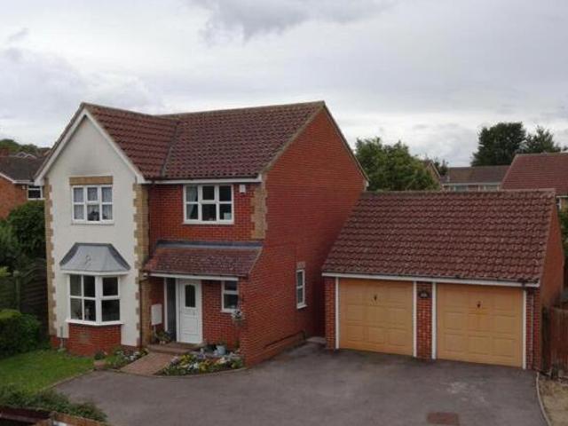 House for sale in Dunstable, Bedfordshire