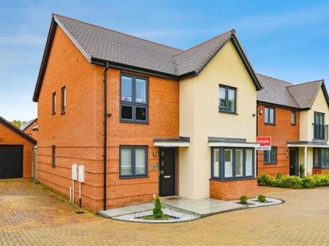 House for sale in Dunstable, Central Bedfordshire