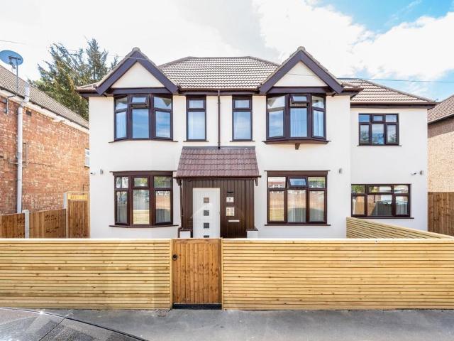 House for rent in London Borough of Hounslow, Isle Of Man