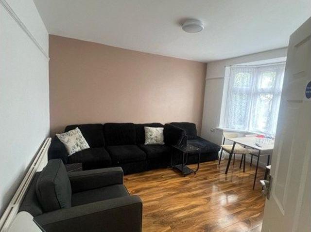 Apartment for rent in London Borough of Hounslow, Heston