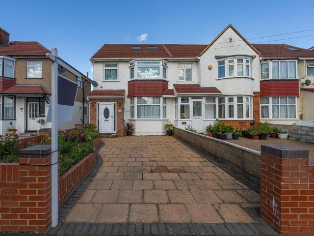 House for rent in London Borough of Hounslow, Greater London
