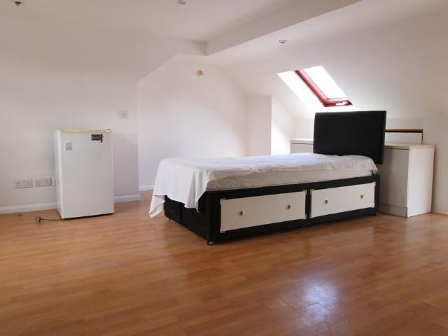 House for rent in London Borough of Hounslow, Greater London