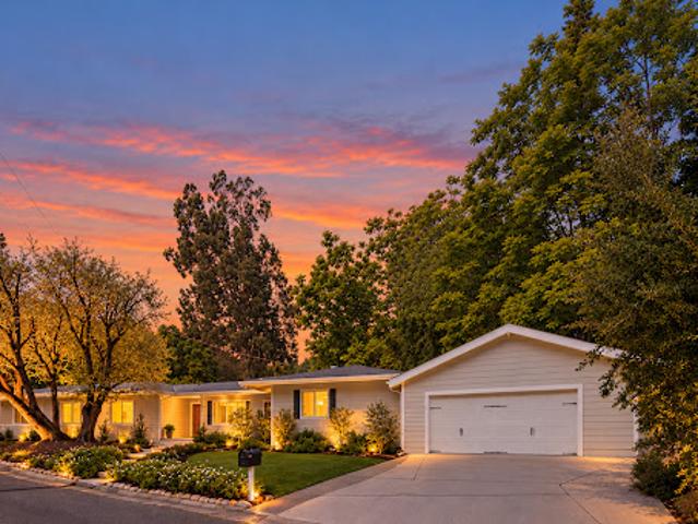 House for sale in Los Angeles, Los Angeles County