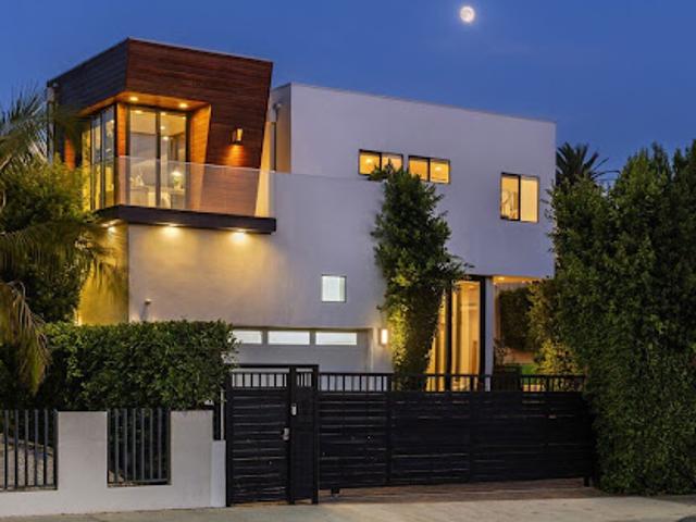 House for sale in Canoga Park, California