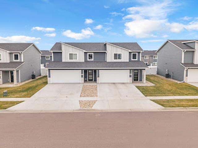 House for sale in Harrisburg, South Dakota