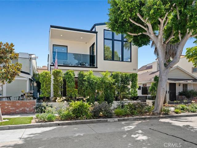 House for sale in Corona Del Mar, California