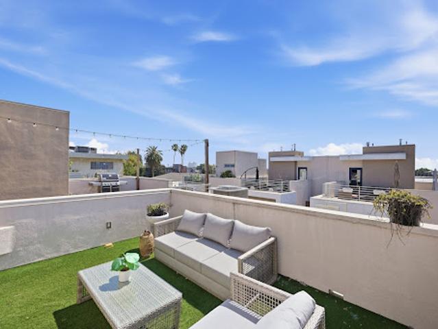 House for sale in Canoga Park, California