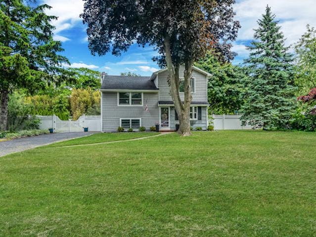 House for sale in Bohemia, New York