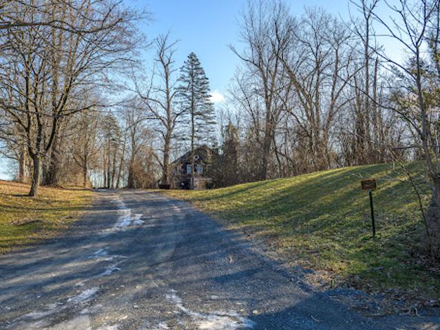 House for sale in Hannacroix, New York