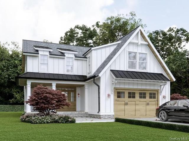 House for sale in Brightwaters